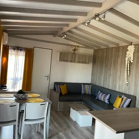 A Santa Trinita * بونيفَسْيو