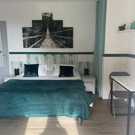 A Santa Trinita * بونيفَسْيو